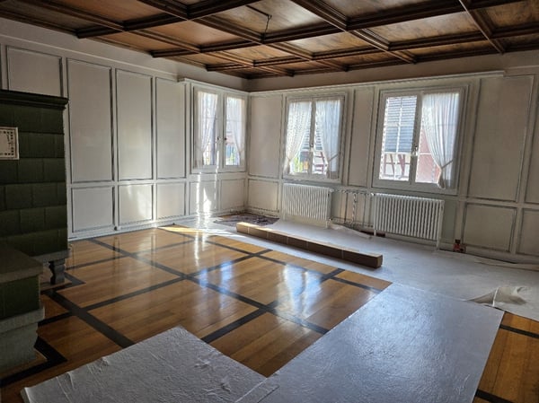 Ruhige, helle und grosszügige 4.5 Zimmer Wohnung im 2-Familien-Riegelhaus mitten in Dachsen 4
