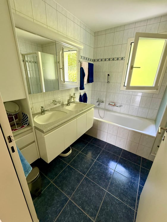 Gemütliche 3.5-Zi-Wohnung im 2.OG in Rüti, herrliche Aussicht, Wintergarten & zusätzlicher Büroraum 9