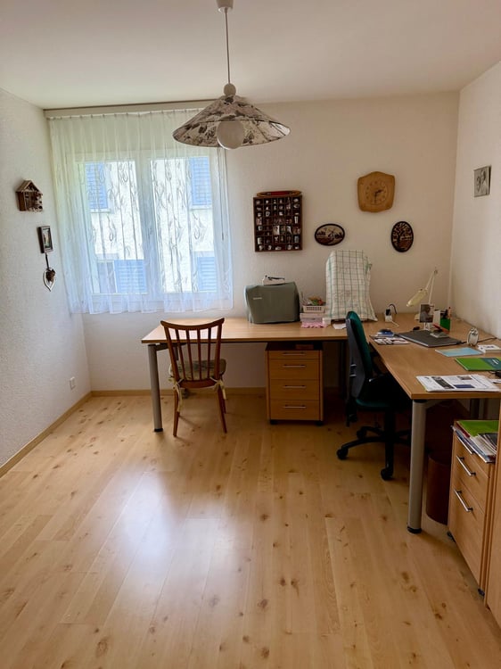 Gemütliche 3.5-Zi-Wohnung im 2.OG in Rüti, herrliche Aussicht, Wintergarten & zusätzlicher Büroraum 8