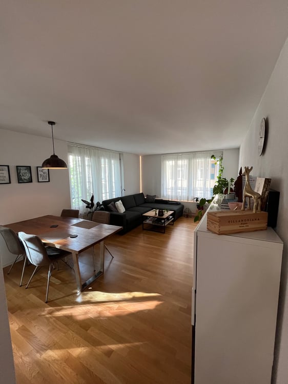 Helle 3.5-Zimmer-Wohnung mit Balkon an zentraler Lage in Luzern 2