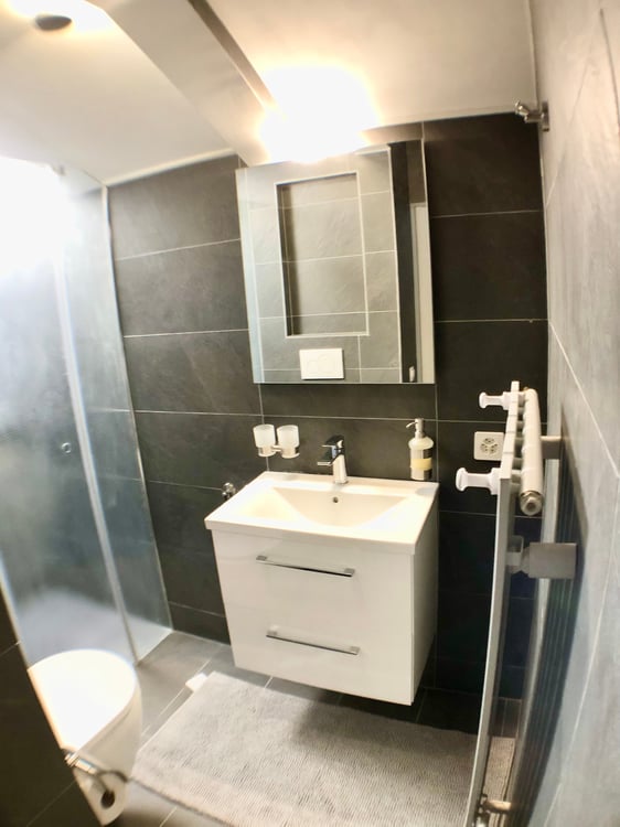 Exklusives 8.5-Zimmer-Haus in Bern mit Garten, Garage, Klima und Alpenblick 8