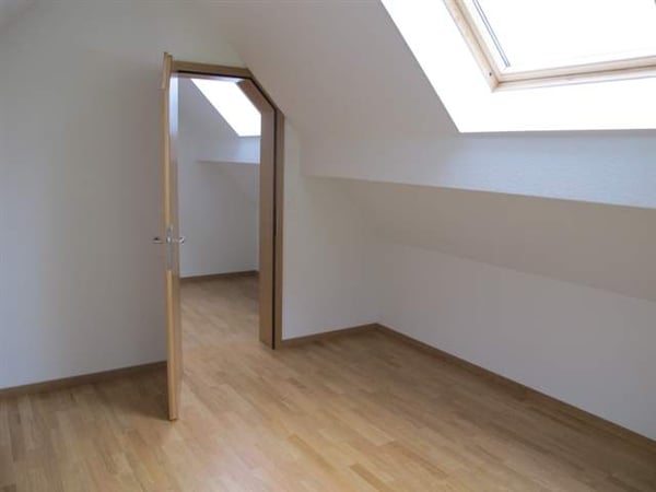 Familienfreundliche 5½-Zimmer-Dachwohnung im historischen Pulverturm, Stans 6