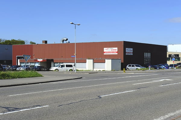695 m2 ebenerdige Halle frei von Stützen, nicht unterkellert (maximale Bodenlasten) + 120m2 Büros 2