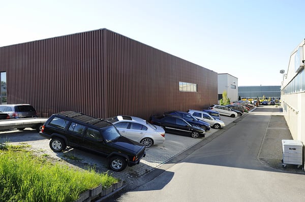 695 m2 ebenerdige Halle frei von Stützen, nicht unterkellert (maximale Bodenlasten) + 120m2 Büros 3