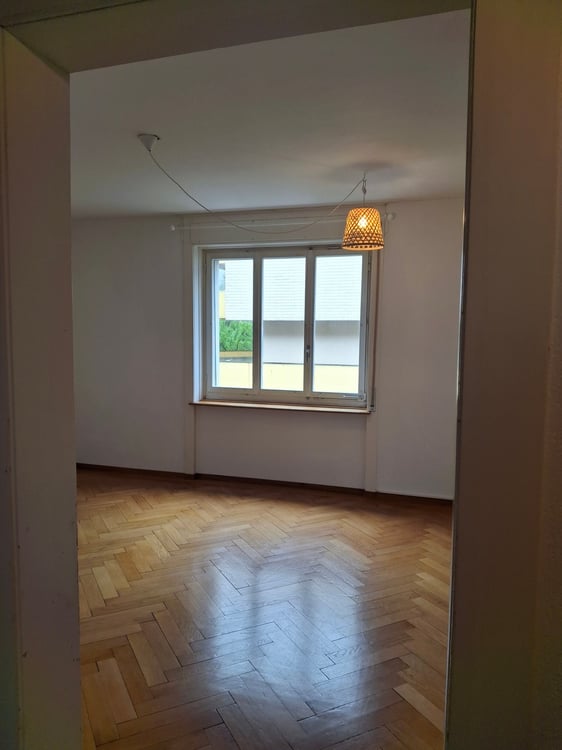 Charmante 3-Zimmer-Altbauwohnung mit Balkon in Olten 3
