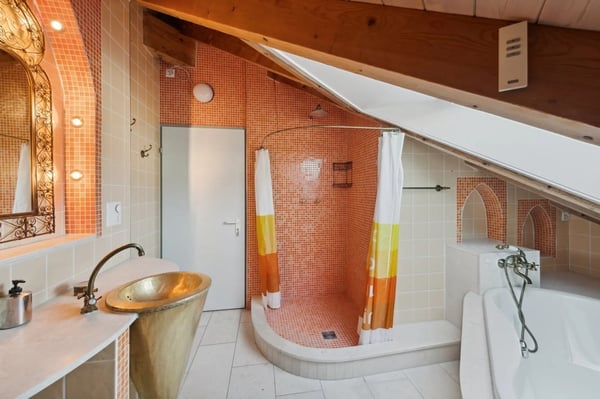 Geräumiges 6.5-Zimmer-Doppeleinfamilienhaus in Opfikon – sofort verfügbar! 6