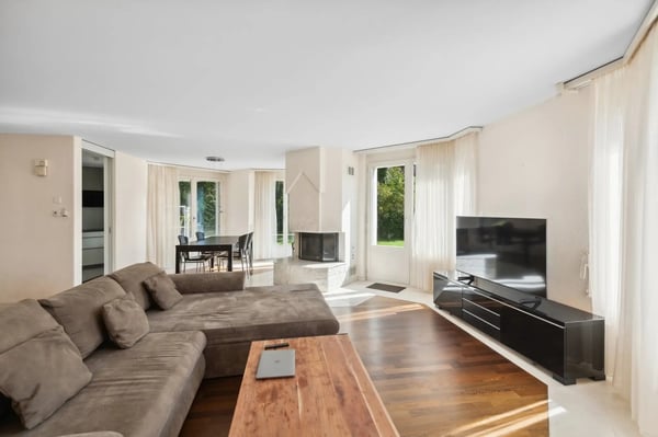 Geräumiges 6.5-Zimmer-Doppeleinfamilienhaus in Opfikon – sofort verfügbar! 2
