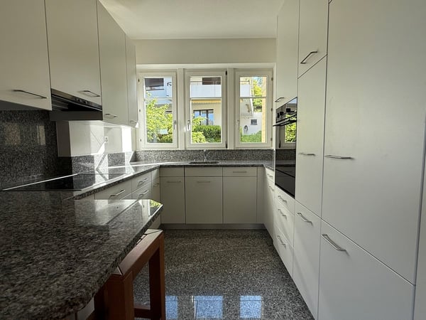 Sehr schöne, helle 3.5-Zi Altbauwohnung mit hohen Decken im Kreis 7 6