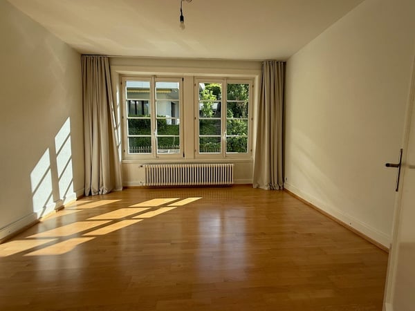 Sehr schöne, helle 3.5-Zi Altbauwohnung mit hohen Decken im Kreis 7 4