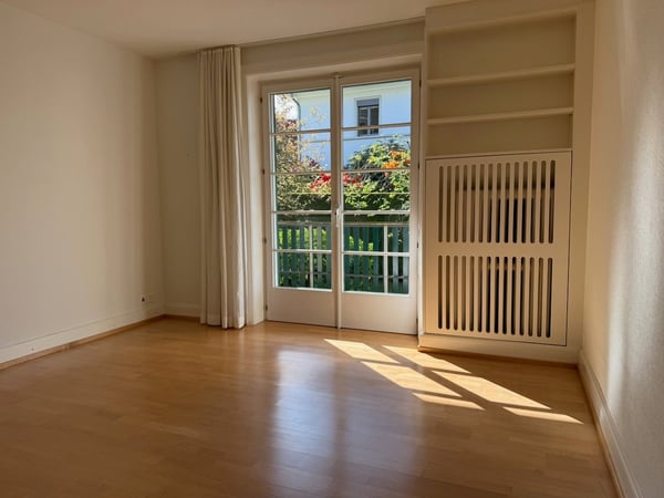 Sehr schöne, helle 3.5-Zi Altbauwohnung mit hohen Decken im Kreis 7 8