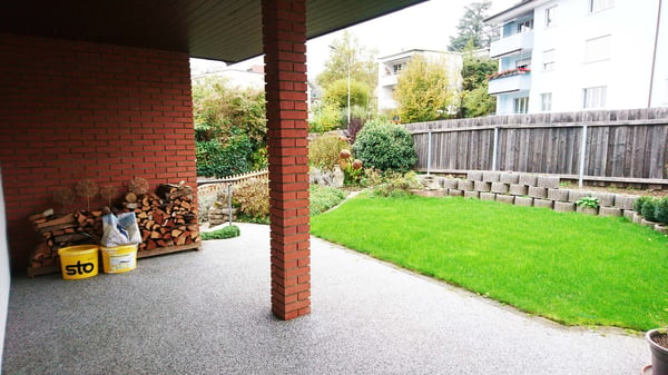 Grosszügige 5.5-Zimmer-Maisonettewohnung mit Gartenanteil und Cheminée in einem Zweifamilienhaus 2