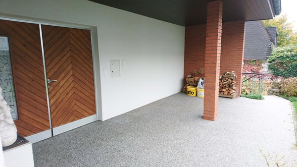 Grosszügige 5.5-Zimmer-Maisonettewohnung mit Gartenanteil und Cheminée in einem Zweifamilienhaus 3