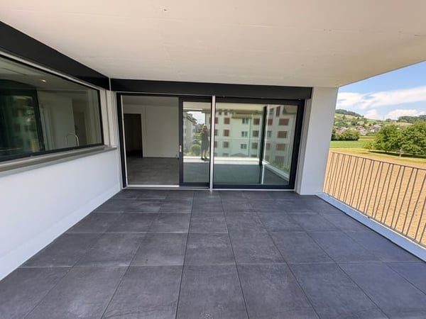 Erstbezug: Top moderne 2.5-Zimmer-Neubauwohnung mit grossem Balkon - Zentrumsnah in grüner Umgebung 9