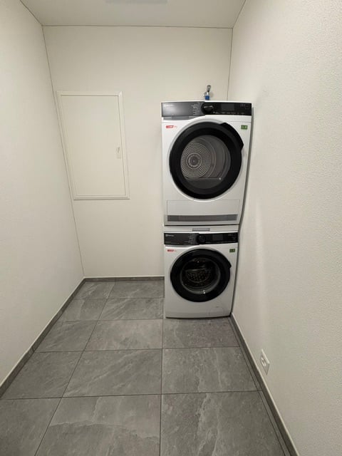 Erstbezug: Top moderne 2.5-Zimmer-Neubauwohnung mit grossem Balkon - Zentrumsnah in grüner Umgebung 8