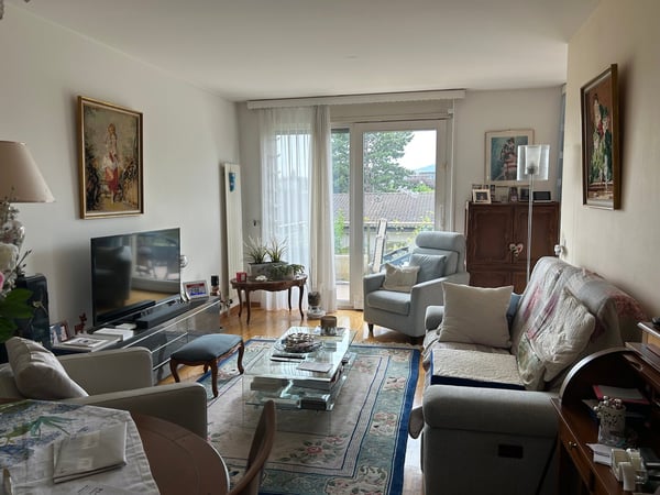 Exclusivité: Situé dans un quartier rechercher , belle appartement traversant orienté Plein-Sud 2