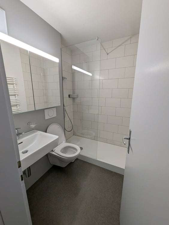 Helle 4.5-Zimmer-Wohnung mit Balkon in Zollikofen – sofort verfügbar! 2