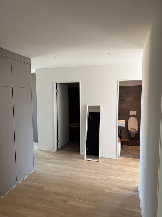 Moderne 3.5-Zimmer-Wohnung mit Balkon in Zürich-Altstetten 4
