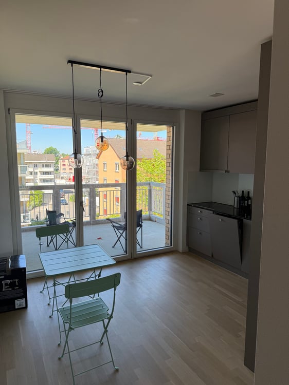 Moderne 3.5-Zimmer-Wohnung mit Balkon in Zürich-Altstetten 9