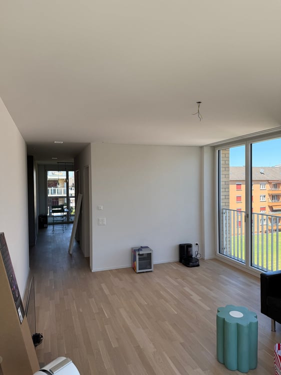 Moderne 3.5-Zimmer-Wohnung mit Balkon in Zürich-Altstetten 2