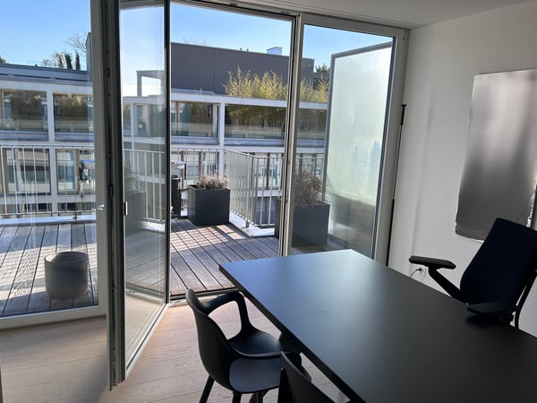 Charmante 2.5-Zimmer-Dachwohnung an bester Lage in Zürich 8008 6