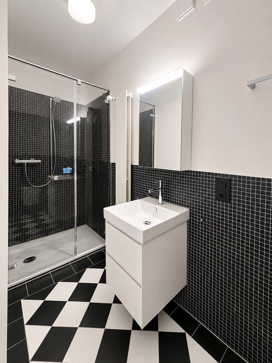 Frisch sanierte, wunderschöne Wohnung an Top Lage zu vermieten! 13