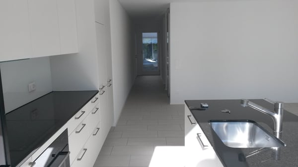 Berikon - Einzigartig elegant wohnen am Bach, mit eigenen 160 m2 Garten und 28 m2 gedeckter Terrasse 4