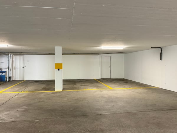 Einstellhallenplätze per sofort zu vermieten 2