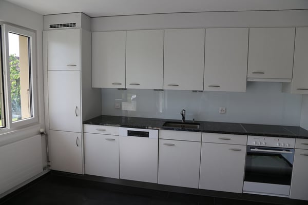 Einfamilienhaus mit Pool und grosszügigem Garten zu vermieten 3