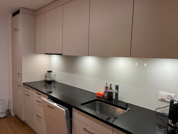 Moderne 2.5-Zimmer-Wohnung mit Balkon und schöner Aussicht in Erlinsbach 2