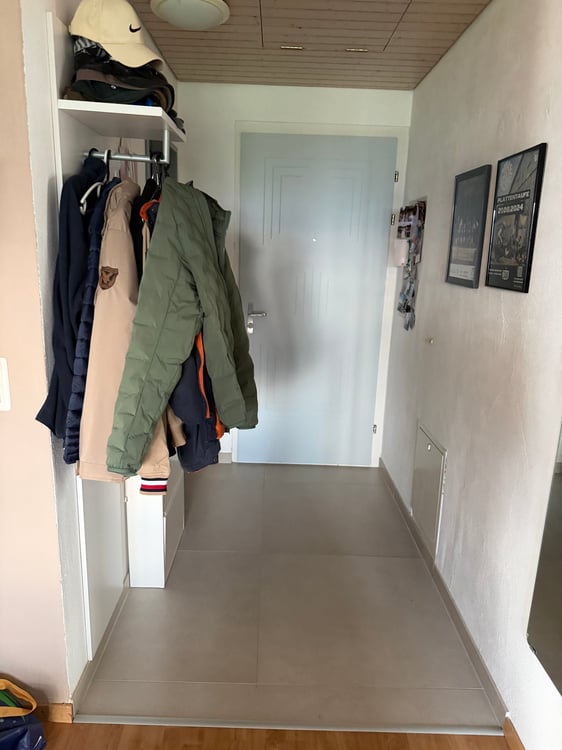 Charmante 2.5-Zimmer-Dachwohnung mit Panoramablick in Benken SG 6