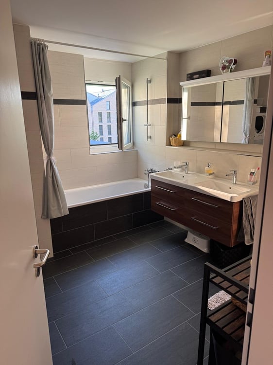 Helle 4.5-Zimmer-Wohnung mit Balkon und schöner Aussicht in Lufingen 11