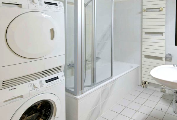 Charmante 2.5-Zi-Wohnung mit Cheminée und grossem Tiefgaragenplatz – Lachen SZ 8