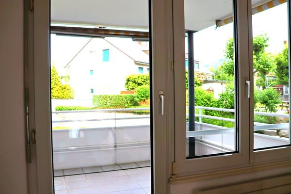 Charmante 2.5-Zi-Wohnung mit Cheminée und grossem Tiefgaragenplatz – Lachen SZ 9