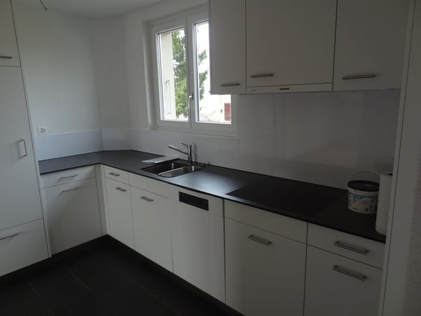 Kleines Zweifamilienhaus in ruhiger Lage in Kerzers 3