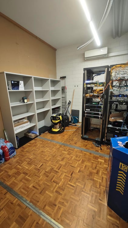 Büro in Unterentfelden 123m2 UND 63 m2 10