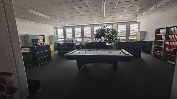 Büro in Unterentfelden 123m2 UND 63 m2 3