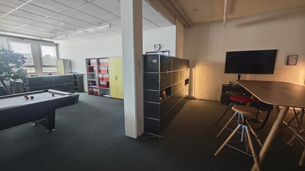 Büro in Unterentfelden 123m2 UND 63 m2 2