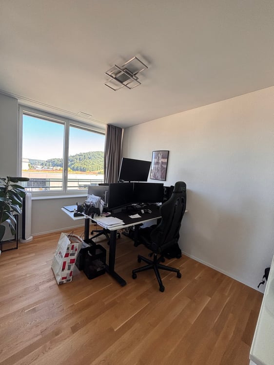 Moderne 3.5-Zimmer-Neubauwohnung mit Loggia und herrlicher Aussicht in Suhr 4