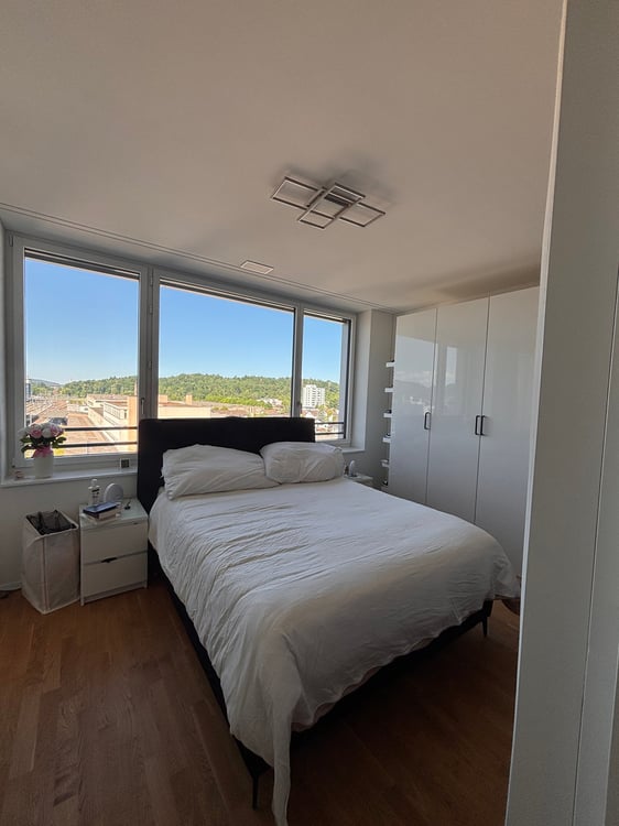 Moderne 3.5-Zimmer-Neubauwohnung mit Loggia und herrlicher Aussicht in Suhr 5