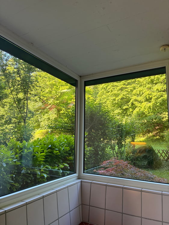 3.5-Zimmer-Wohnung mit Wintergarten, Garten und Garage in Adliswil 8