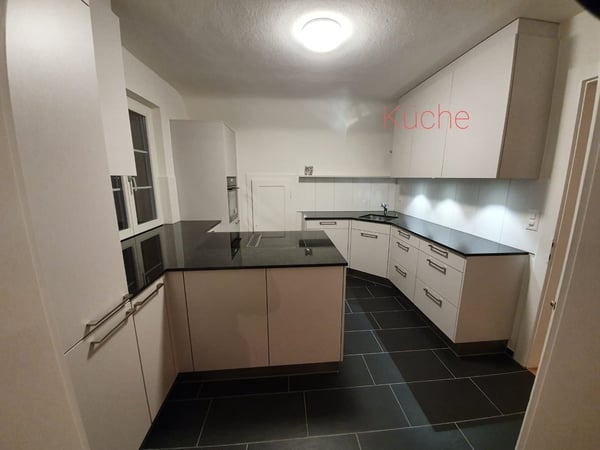 4 1/2 Zimmerwohnung mit wunderschöner Seesicht 3