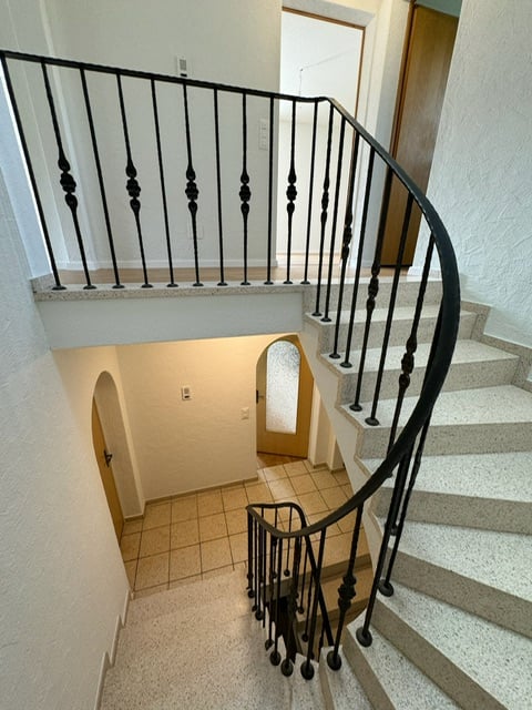 Grosses 6.5-Zimmer Haus in Meggen mit Pergola und Garten an zentraler sowie ruhiger Lage 6