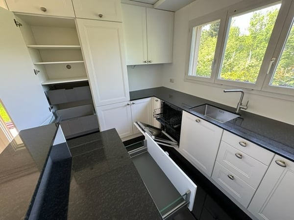 Grosses 6.5-Zimmer Haus in Meggen mit Pergola und Garten an zentraler sowie ruhiger Lage 5