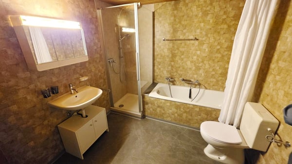 Altbau 5-Zimmer-Einfamilienhaus mit Holzbeheizung in Felsberg zu vermieten 4