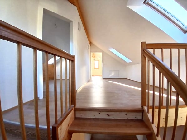Helle und grosszügige Wohnung im Dorfkern von Beringen 8