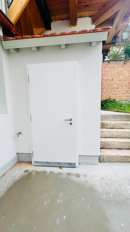 Erstbezug in eine Charmante 3-Zimmer- Wohnung/ Einfamilienhaus an der Rheingasse 25, 4058 Basel 14