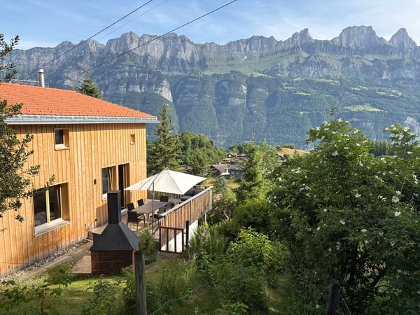 Vollständig renoviertes 7.5-Zimmer-Chalet mit traumhafter Walensee- und Churfirsten-Aussicht 2