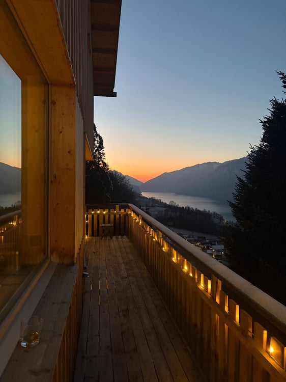 Vollständig renoviertes 7.5-Zimmer-Chalet mit traumhafter Walensee- und Churfirsten-Aussicht 1