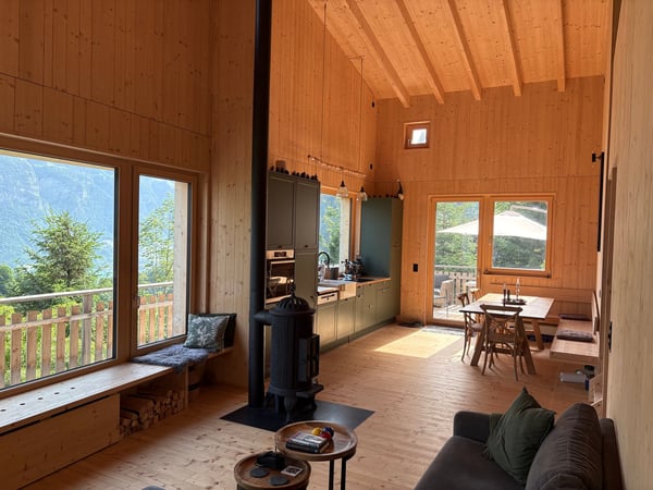 Vollständig renoviertes 7.5-Zimmer-Chalet mit traumhafter Walensee- und Churfirsten-Aussicht 8