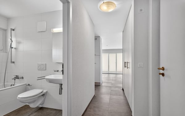 Charmant appartement de 2.5 pièces avec balcon et vue verdoyante à Lausanne 5